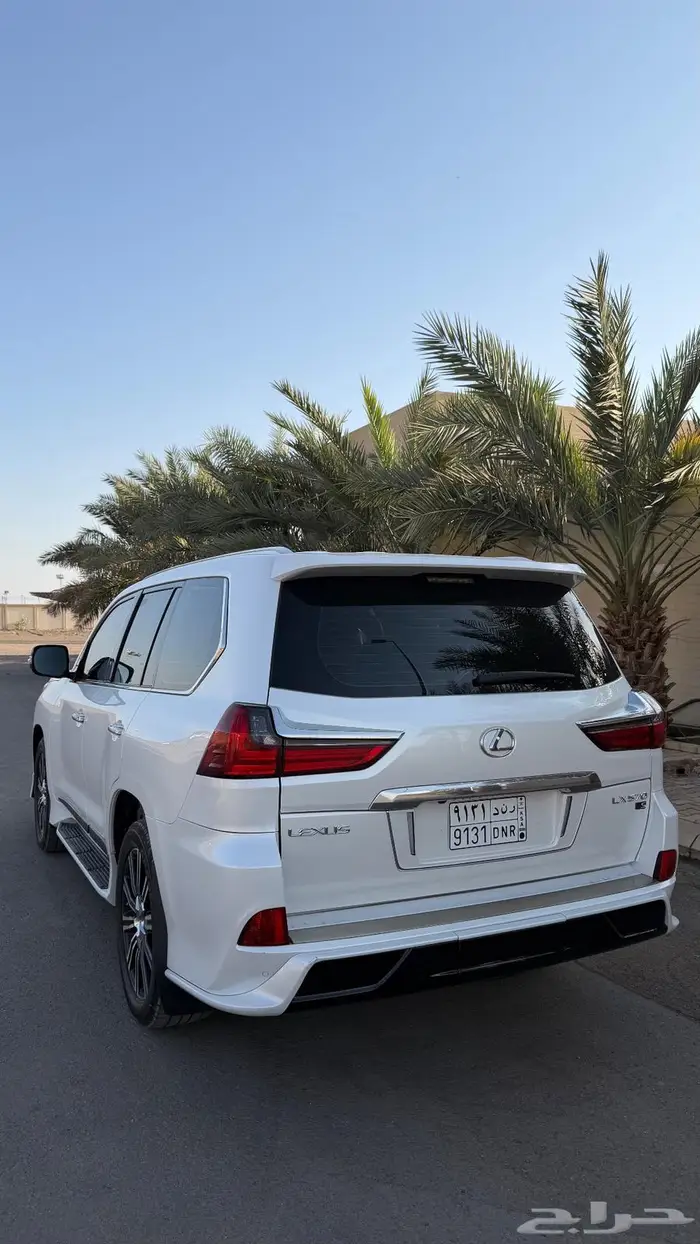 جيب لكزس LX570 موديل 2018 عداد 173 ألف 3