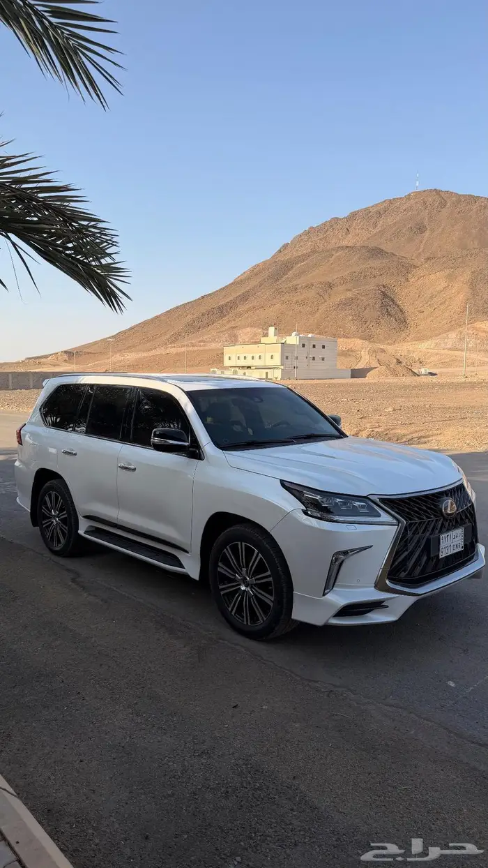 جيب لكزس LX570 موديل 2018 عداد 173 ألف 1