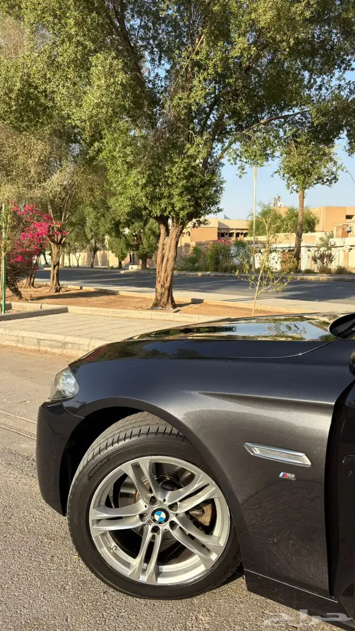 بي إم دبليو 528i موديل 2015   كت M وكالة (ممشى قليل) 0