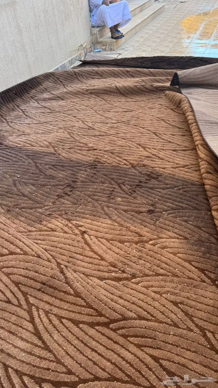 فرشه شبه جديده توني مغسلها للبيع مقاسها 4.5 0