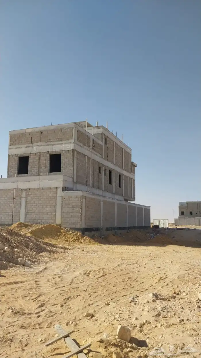 فيلا عظم في حي المرجان 2