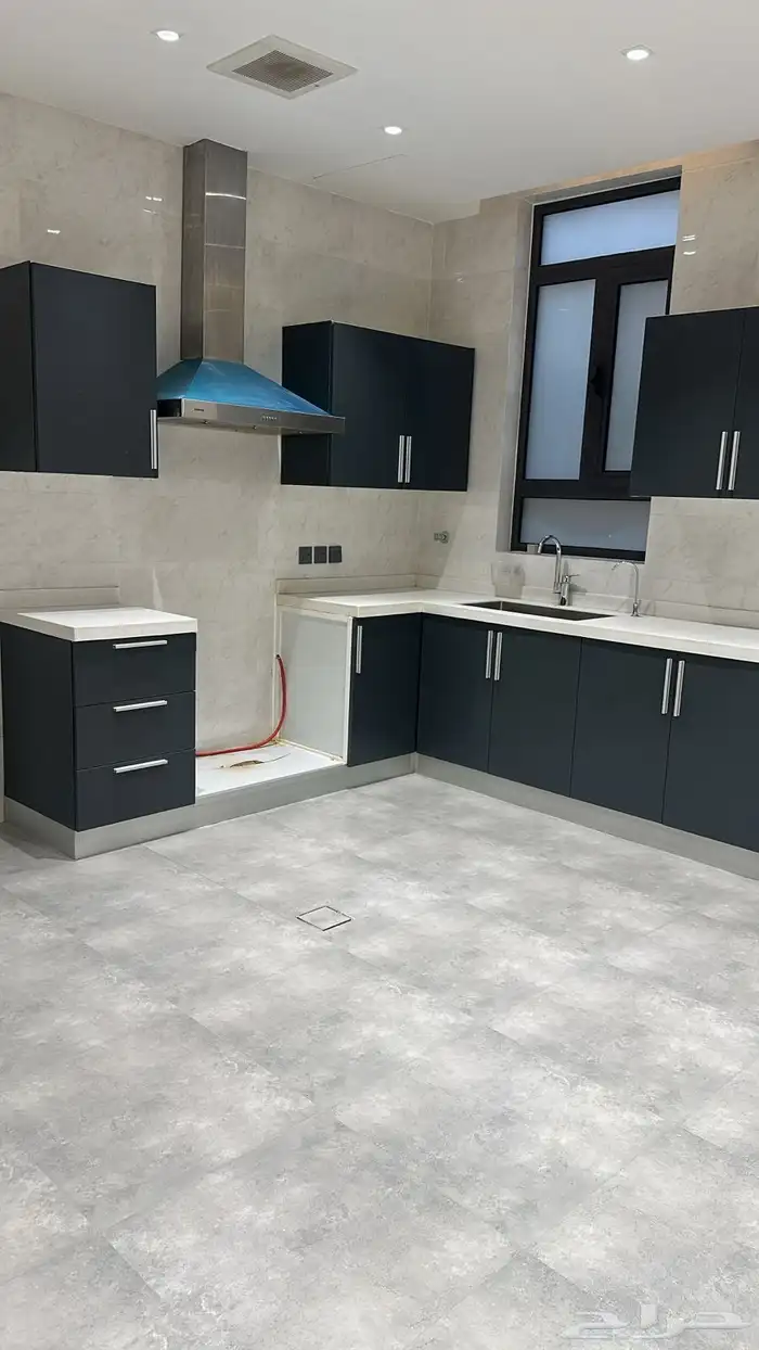 شقة عوائل للإيجار في حى النرجس 0