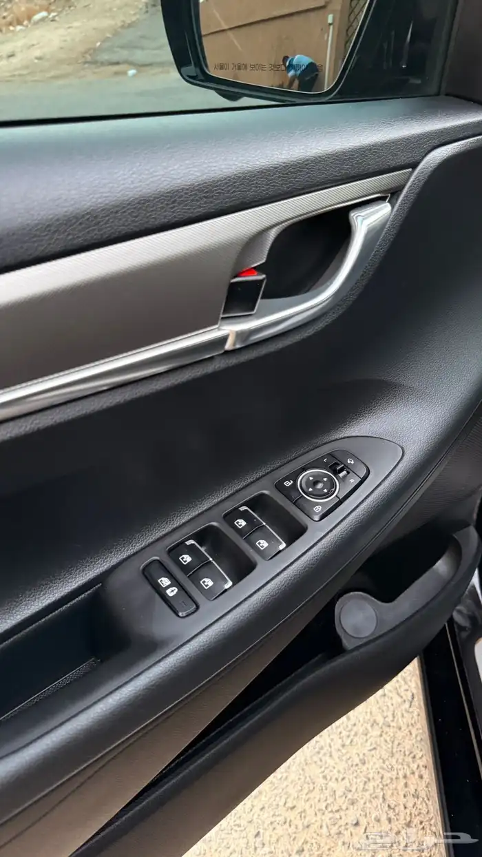 هونداي ازيرا 2023 ( بنزين) فل كامل بحالة الوكالة 6