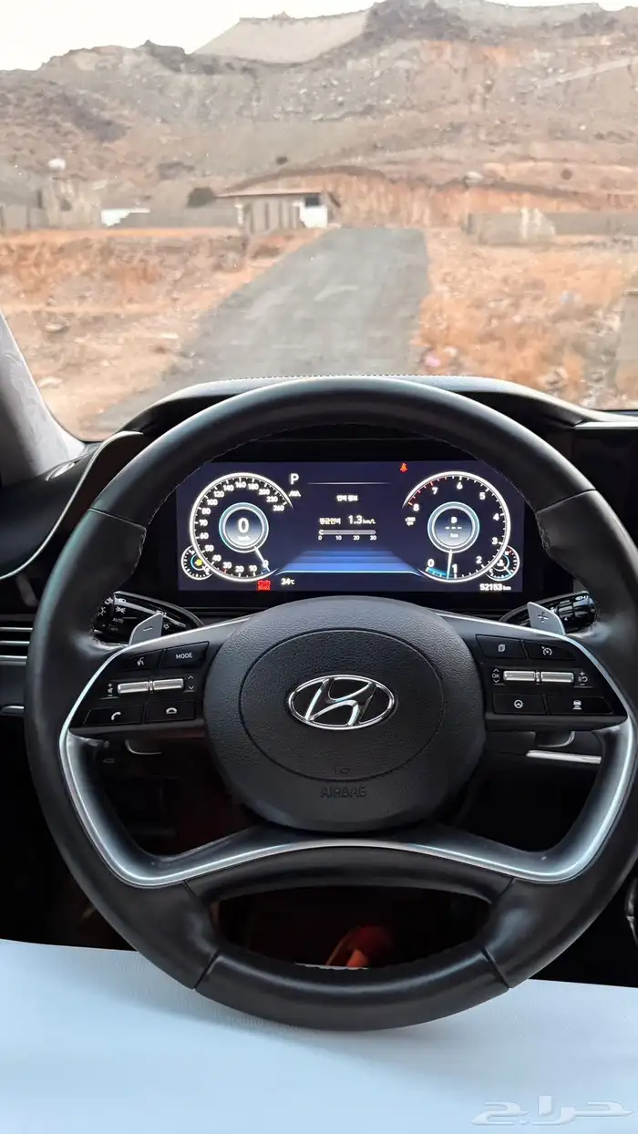 هونداي ازيرا 2023 ( بنزين) فل كامل بحالة الوكالة 9