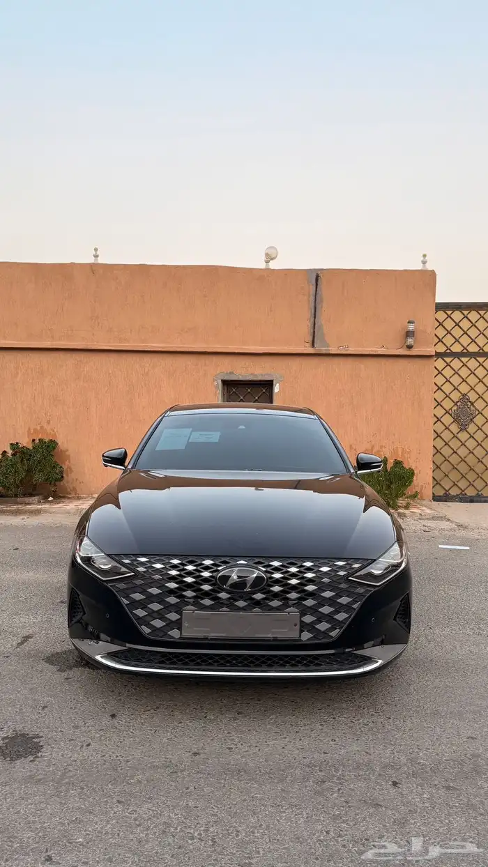هونداي ازيرا 2023 ( بنزين) فل كامل بحالة الوكالة 0