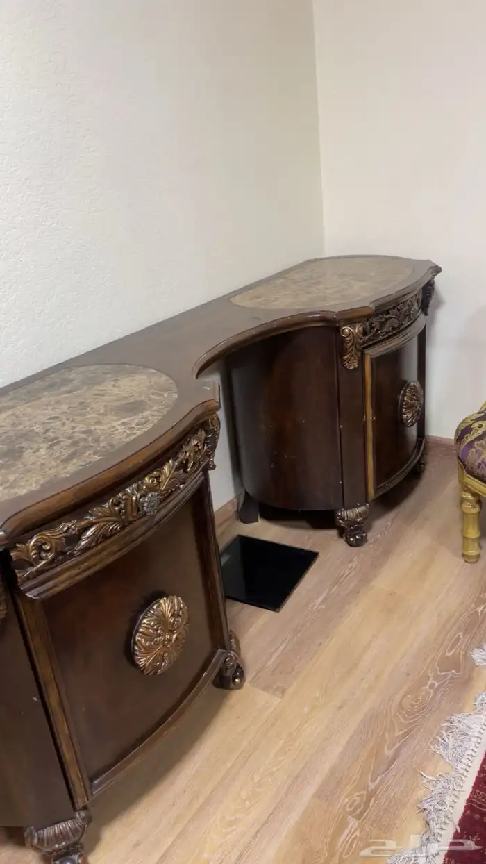 غرفة نوم من مفروشات العمر 3