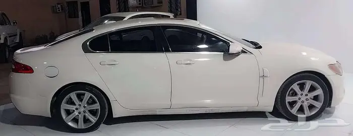 جاكوار XF 2010 1