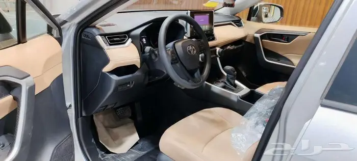 تويوتا راف فور استاندر بدون دبل 2025 بنزين 14