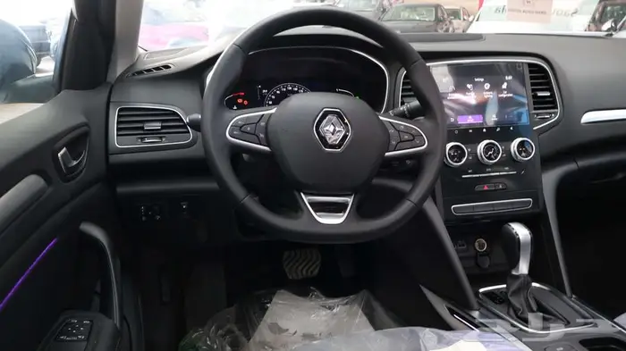 رينو ميجان بلس 2024 10