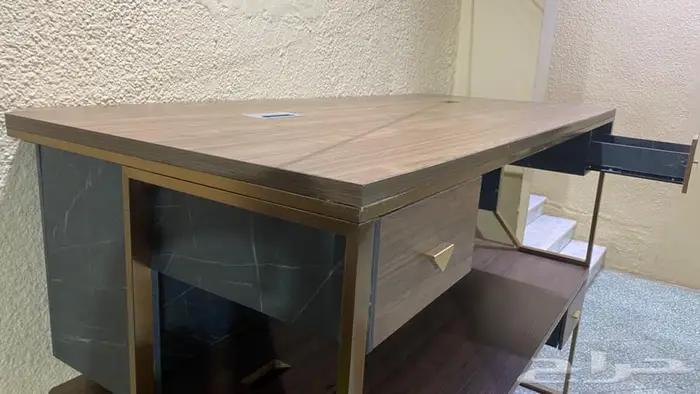 طاوله مكتب كبيره مترين ونص او مترين جديده 2