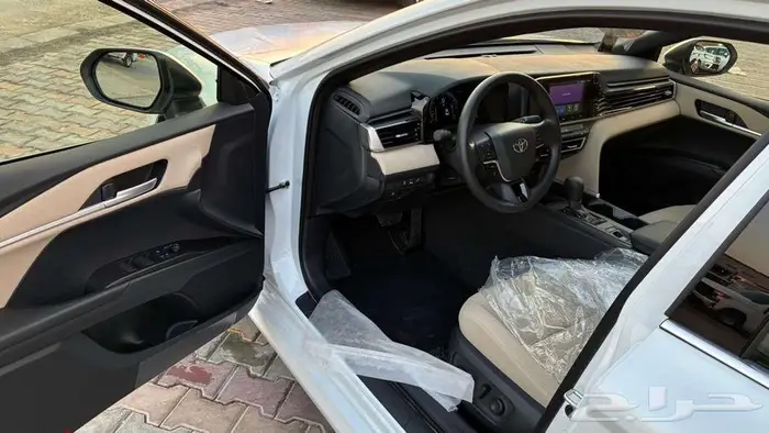 تويوتا كامري E 2025 بنزين استاندر 9