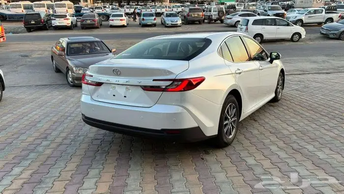 تويوتا كامري E 2025 بنزين استاندر 5