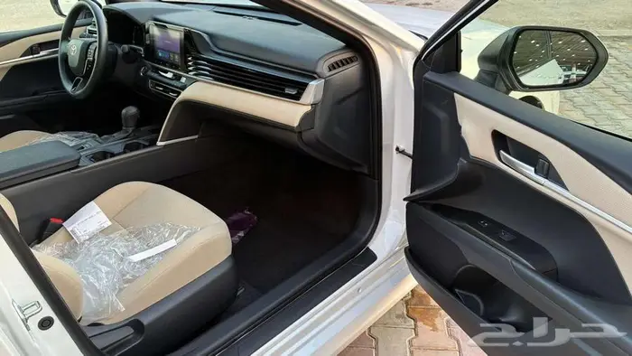 تويوتا كامري E 2025 بنزين استاندر 10