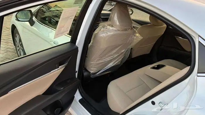 تويوتا كامري E 2025 بنزين استاندر 11