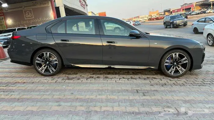 بي أم دبليو 735i موديل 2026 فل كامل أند فجول جديد M Kit 7