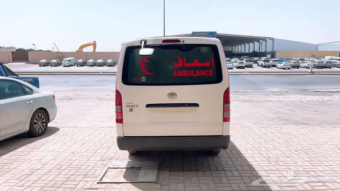 اسعاف تويوتا هايس خليجي بنزين سقف منخفض جير عادي 2025 3