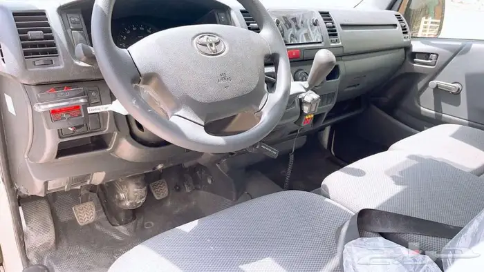 اسعاف تويوتا هايس خليجي بنزين سقف منخفض جير عادي 2025 8