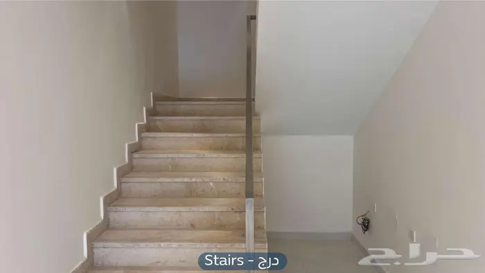 فيلا للإيجار   حي الجنادرية 10