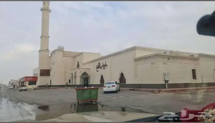 محل 6 فتحات للإيجار بموقع ممتاز جدا 4