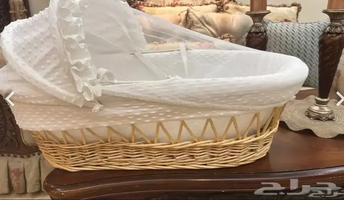 طاوله استقبال بغرفه ضيوف للتواصل خاص 3