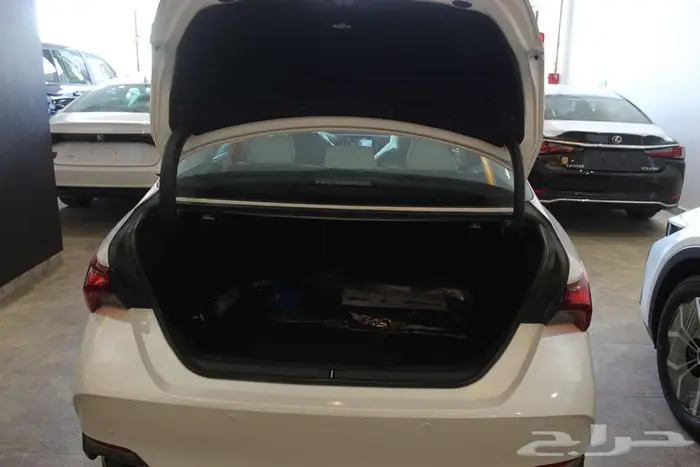 تويوتا افالون XLE بريمي موديل 2022 4