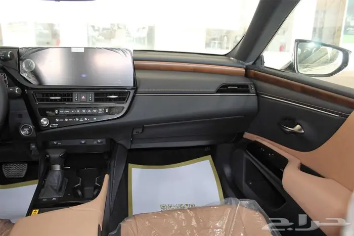 لكزس - ES300 Bh هايبرد - 2025 - نص فل - خليجي 6