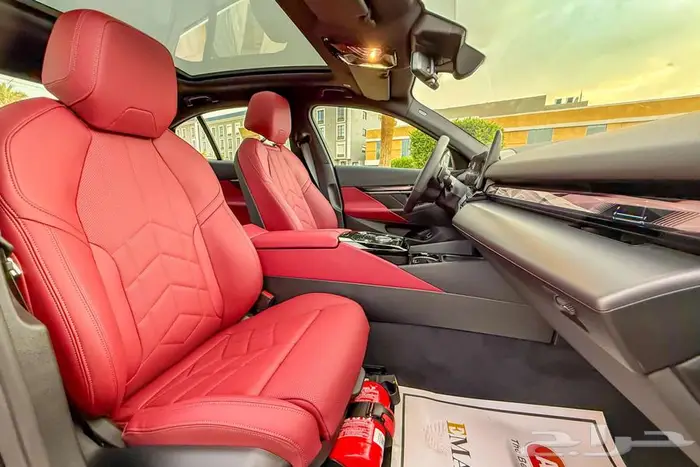 BMW 520i LAXURY 2025 رمادي غامق سعودي 5