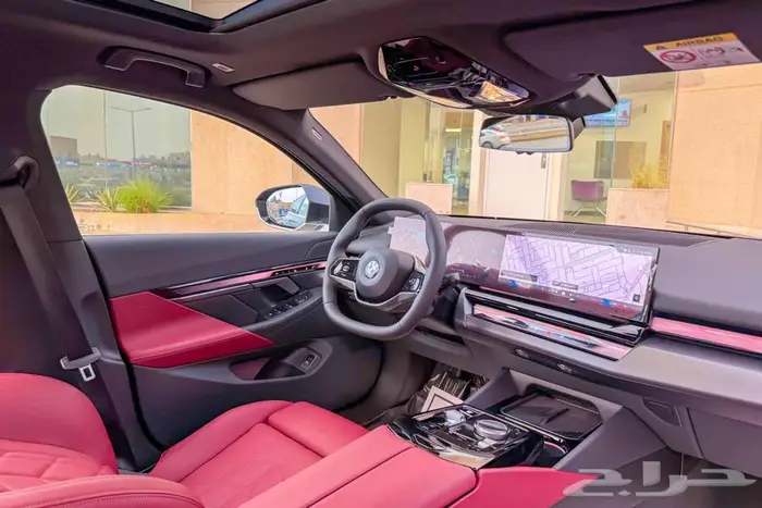 BMW 520i LAXURY 2025 رمادي غامق سعودي 7