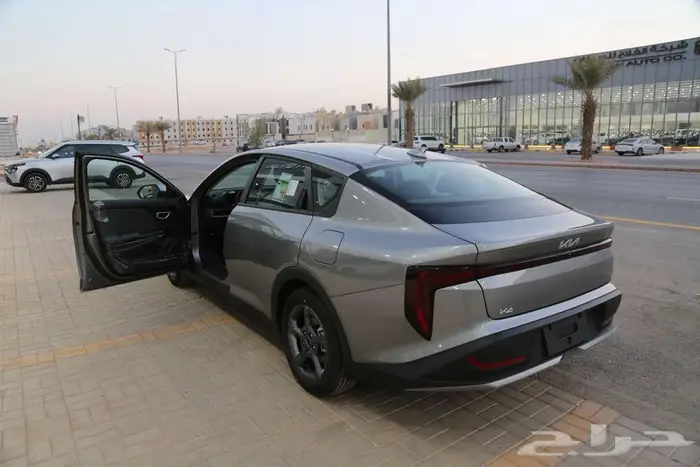 كيا K4 2026   فئة LX 1.6L (نص فل) ب 81650 بالضريبة 11