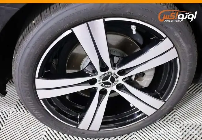 2025 مرسيدس C 300 2