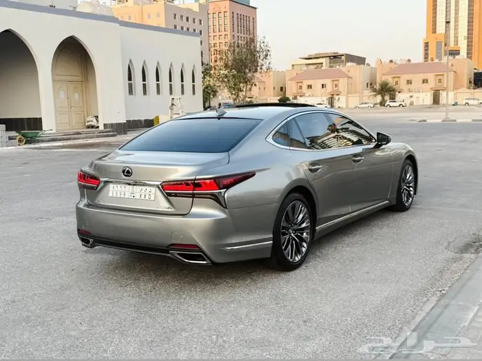 لكزس LS 500 اعلى فئه مخزن بحالة الجديد 2