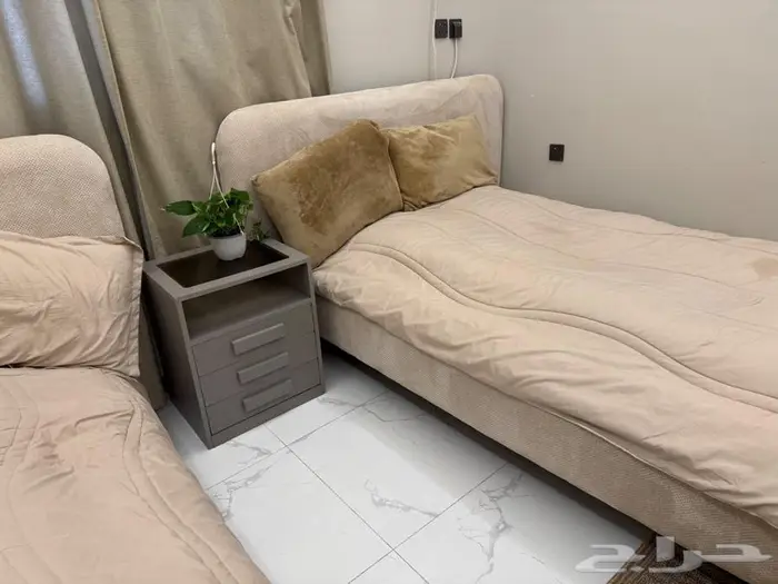 كراسي للبيع جديده   دولاب 1