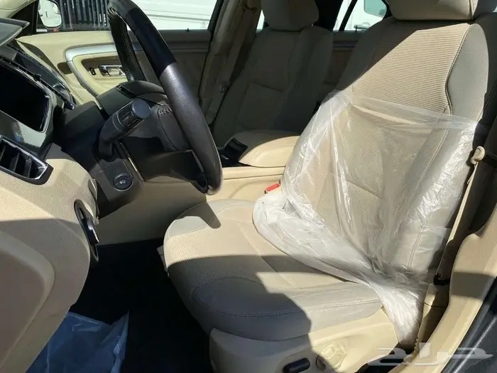 فورد تورس رمادي - 2017 10