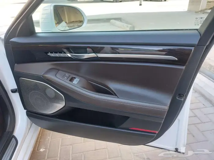 جينسيس G90 2017 رويال V6 نظيفة وكالة 11