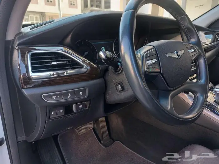 جينسيس G90 2017 رويال V6 نظيفة وكالة 14