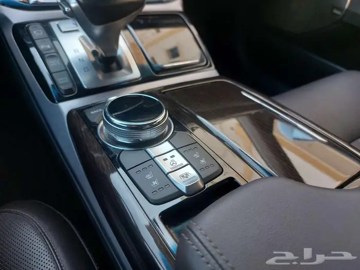 جينسيس G90 2017 رويال V6 نظيفة وكالة 30