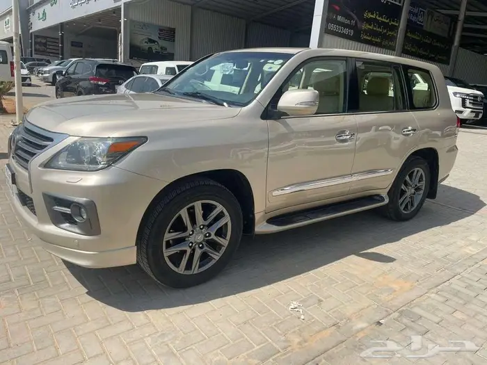 لكزس LX -570 سعودي 2015 فل كامل 7