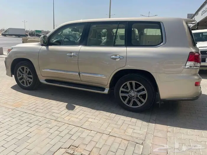 لكزس LX -570 سعودي 2015 فل كامل 8