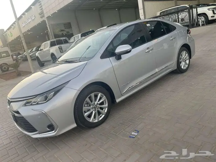 تويوتا كورولا 2025 محرك 2.0 مطور XLI 3