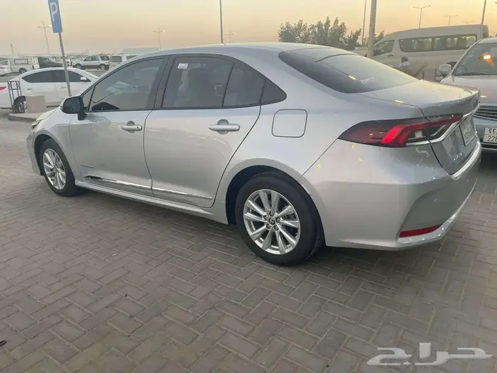 تويوتا كورولا 2025 محرك 2.0 مطور XLI 12