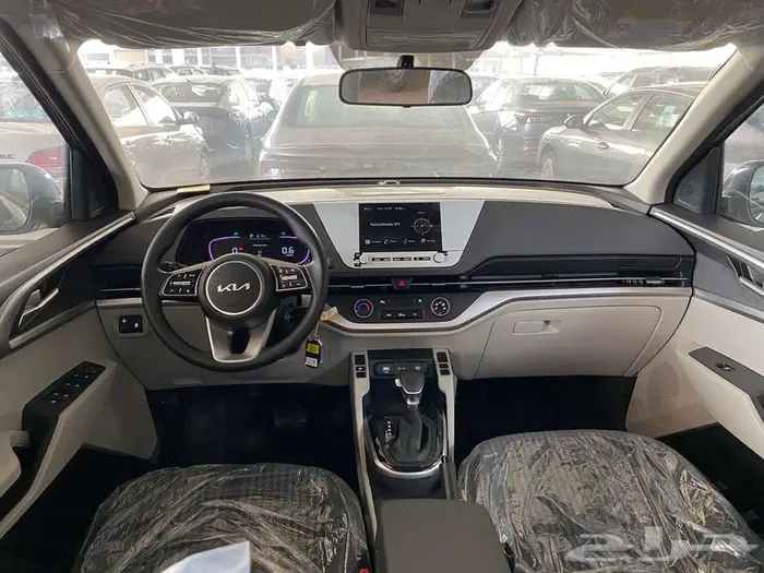 كيا كارنز ستاندر شاشة وكاميرا موديل 2025 عرض خاص 9