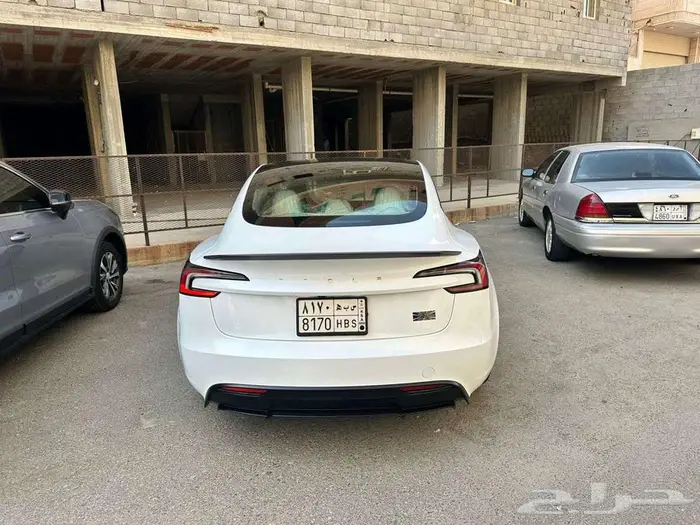 سيارة تسلا كهرباء 2025 وكالة موديل 3- Performance 1