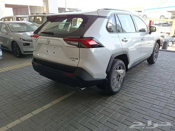 تويوتا راف فور نص فل بنزين م 2025 - سعودي 5