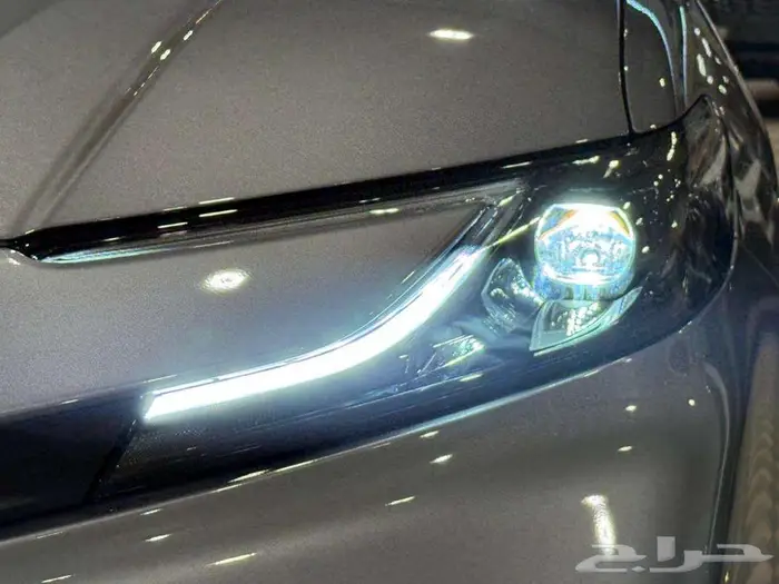 تويوتا كامري E بلس 2025   أداء مميز باقل قسط 8