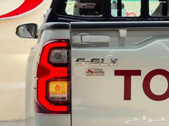 تويوتا هايلكس SGLX قير عادي بنزين 2025 7