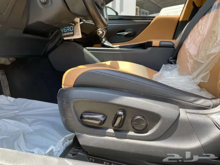 لكزس ES 300 H موديل 2024 نظيفة 9