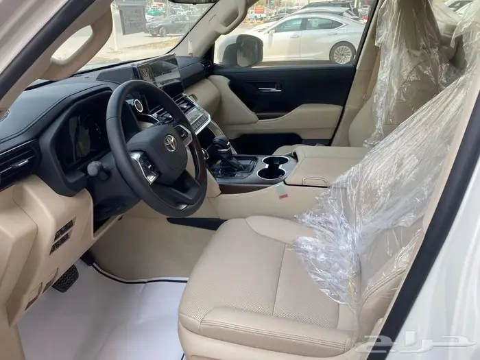 تويوتا لاندكروزر 2025 -L4 بنزين. سعودي (- ابيض ) 10