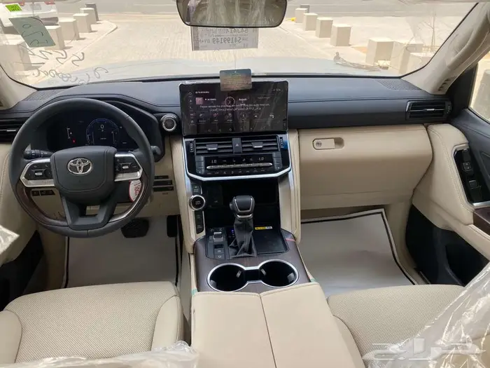 تويوتا لاندكروزر 2025 -L4 بنزين. سعودي (- ابيض ) 13