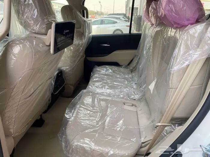 تويوتا لاندكروزر 2025 -L4 بنزين. سعودي (- ابيض ) 12