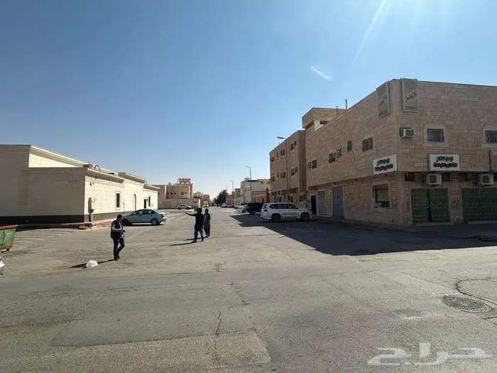 محل 6 فتحات للإيجار بموقع ممتاز جدا 2